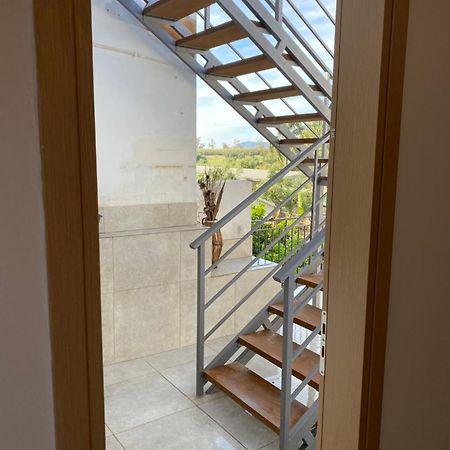 דירות גיאלובה Giorgos House Attic מראה חיצוני תמונה