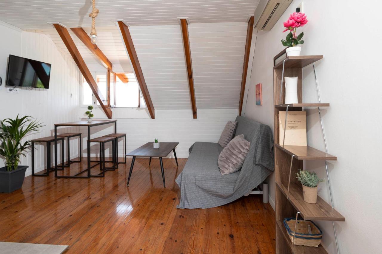 דירות גיאלובה Giorgos House Attic מראה חיצוני תמונה