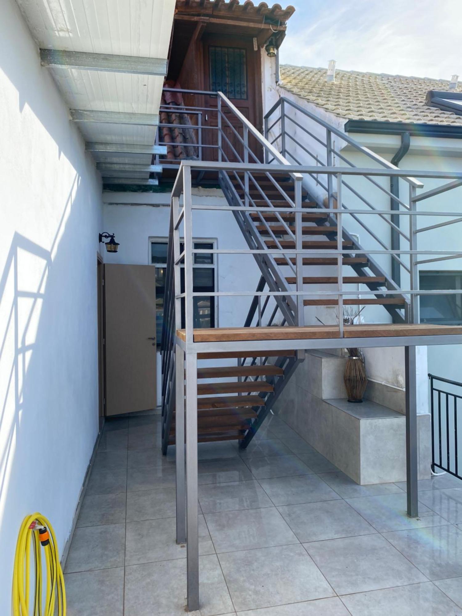 דירות גיאלובה Giorgos House Attic מראה חיצוני תמונה